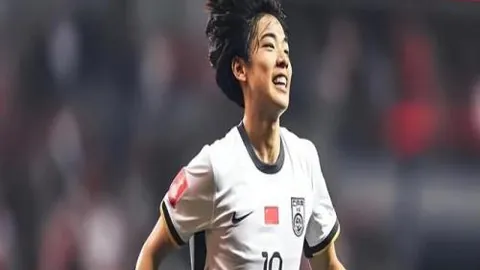 郑赛赛王欣瑜澳网女双遗憾输球，八强征程受阻