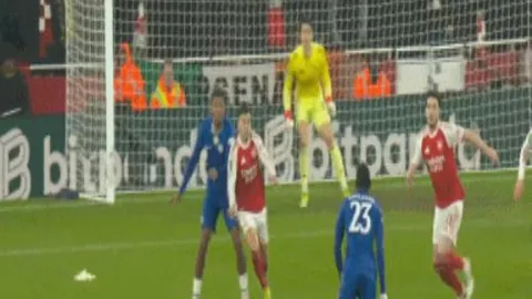 国帅伊万科维奇褒奖球员拼搏与激情风貌